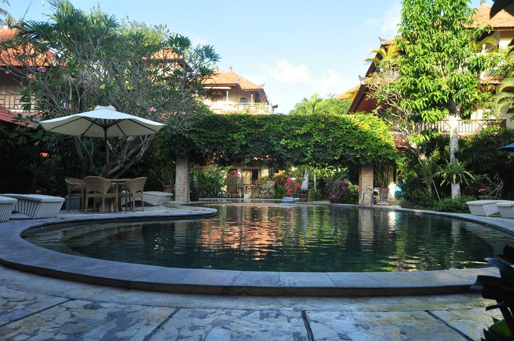 Kusnadi Hotel Legian Eksteriør bilde