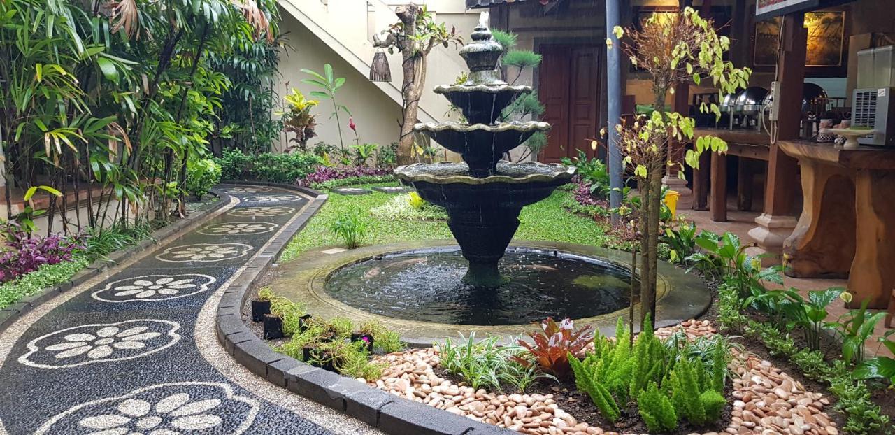 Kusnadi Hotel Legian Eksteriør bilde